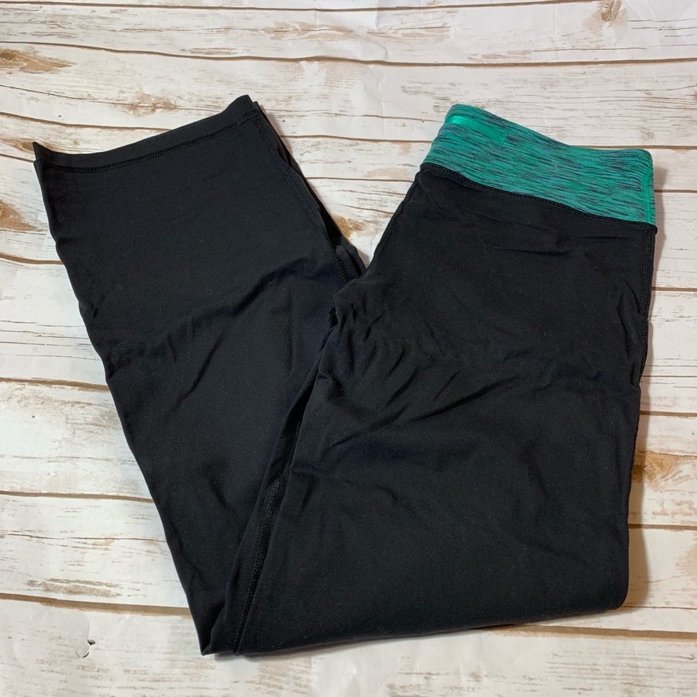 🎉SALE!!! Bootcut yoga pants w/2 pockets - M